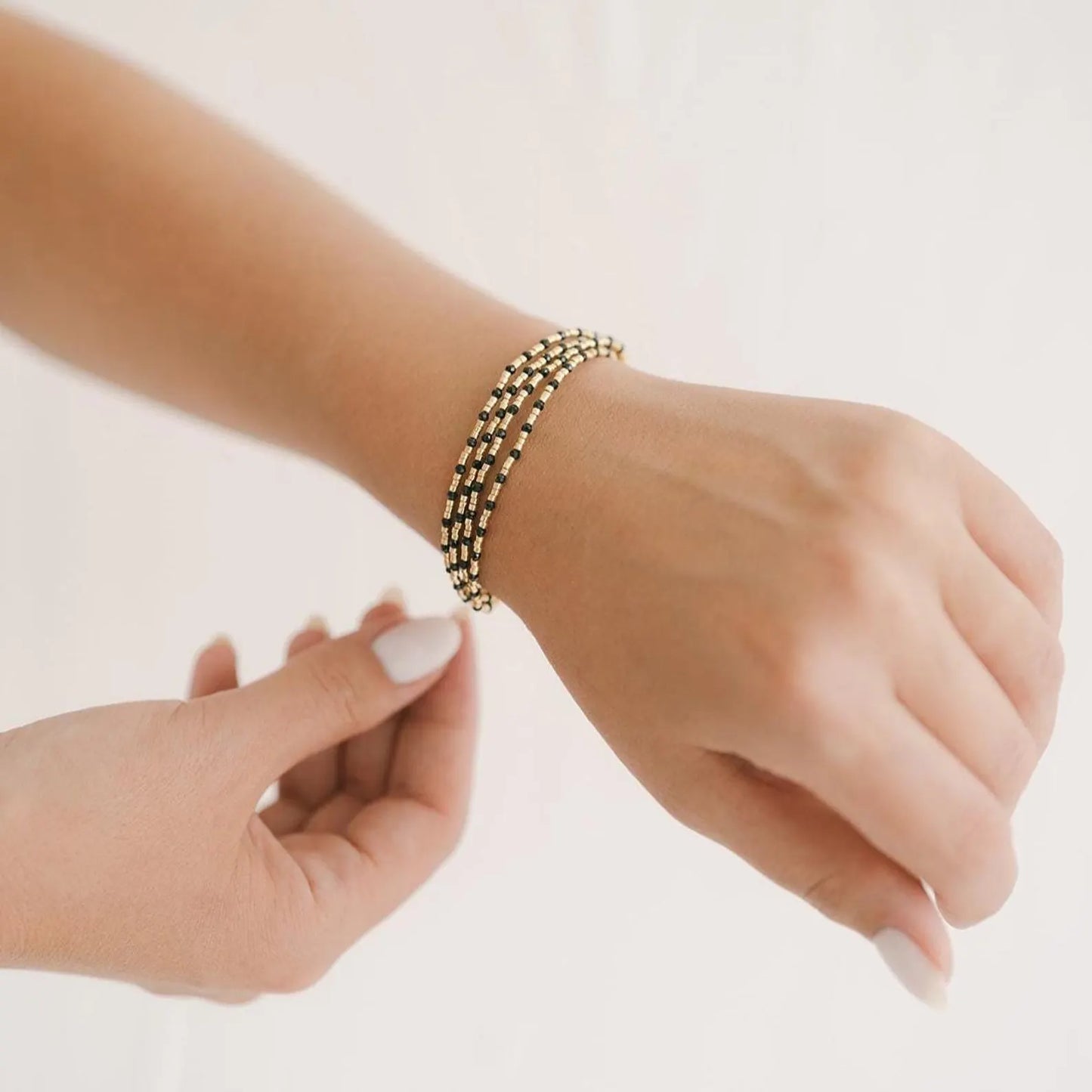 Pulsera de espinela negra