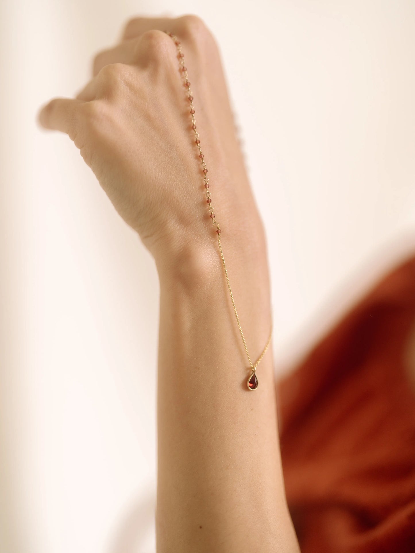 Collar Etnia de Granate